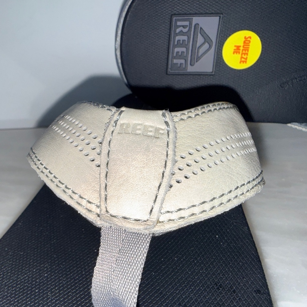 REEF Leather Flip Flops Mens 13 • Cushion Footbed • Beige Gray Sandals Comfort